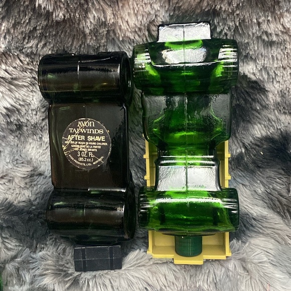 Vintage AVON 4 Car Cologne Bottles Empty Green and Amber Glass - Picture 13 of 16